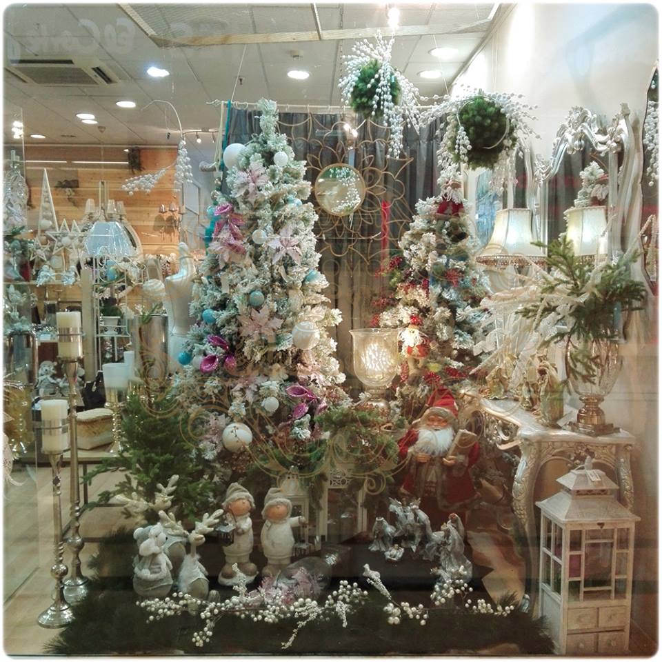 CCTrocha's tweet photo. ¡La Navidad ya ha comenzado en @Hegomor_Coin de #LaTrocha!
Nos quieren presentar la nueva temporada en decoración.

#Decoración #Navidad https://t.co/uY2Mx9HE2K