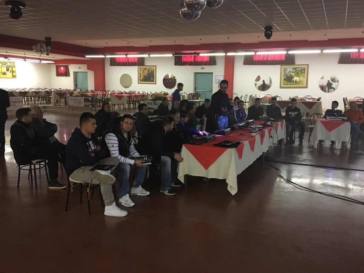 proelworld's tweet image. Demo to #PuparoMusic by Sagitter.com and AxiomProAudio.com
#Quiver #AX800A #professionalaudio #lighting #sagitterlighting