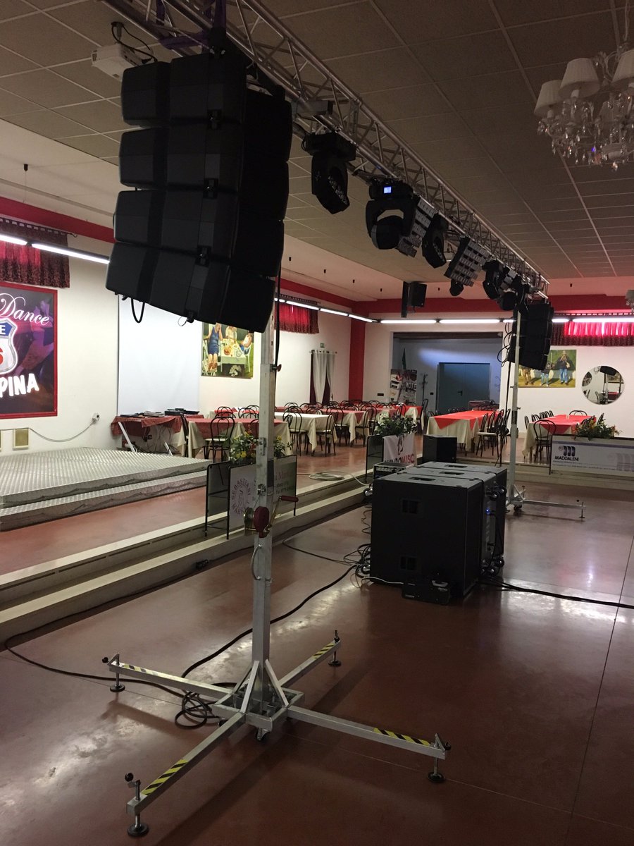 proelworld's tweet image. Demo to #PuparoMusic by Sagitter.com and AxiomProAudio.com
#Quiver #AX800A #professionalaudio #lighting #sagitterlighting