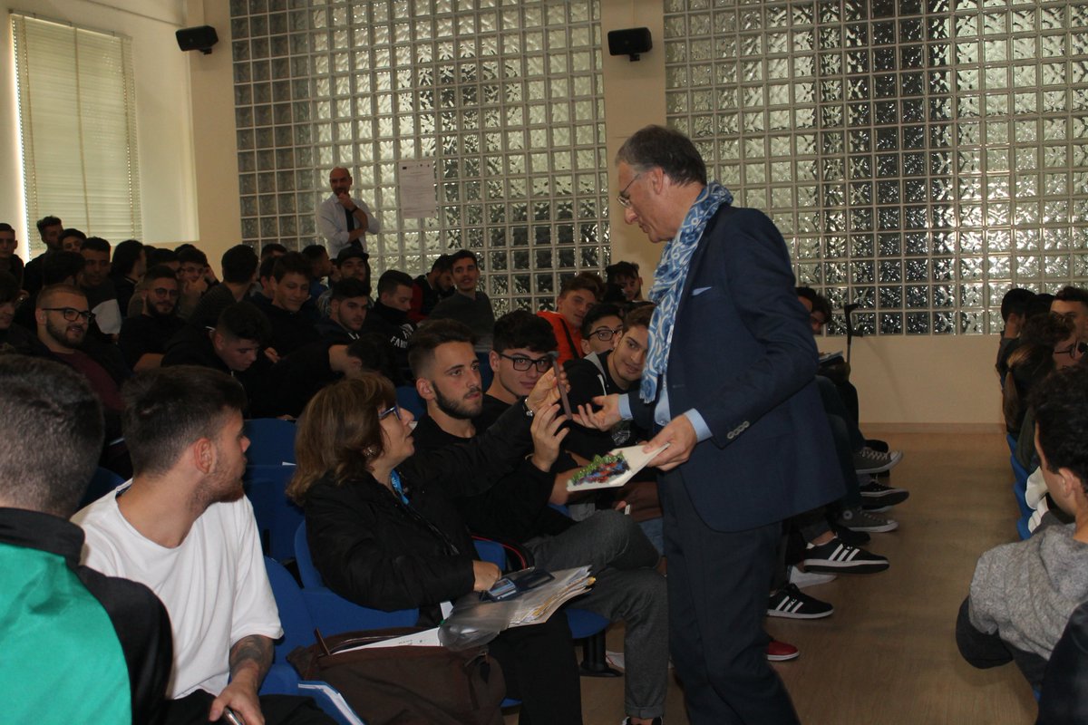 ConsvipScarl's tweet image. “Giovani a Lavoro” una giornata di #orientamentoprofessionale per i ragazzi del Polo Tecnico Fermi-Gadda di Napoli #Consvip #intermediazione