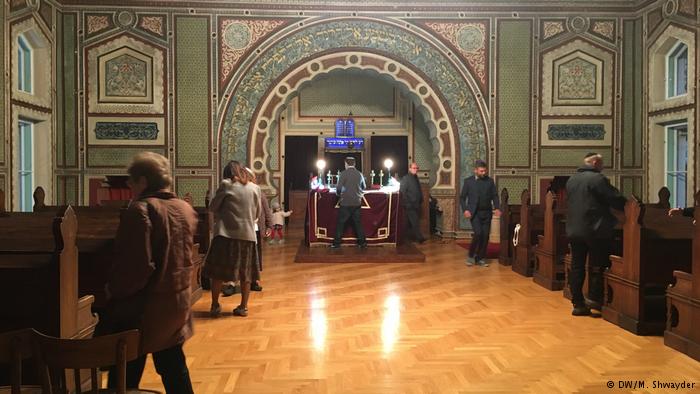 GPD_Travel's tweet photo. A story of #Bosnian #Jews: In Europe’s only Muslim-majority country, Jews say they couldn’t feel more at home :) https://t.co/Yh2miRIPYS https://t.co/9AB5XyLyJM