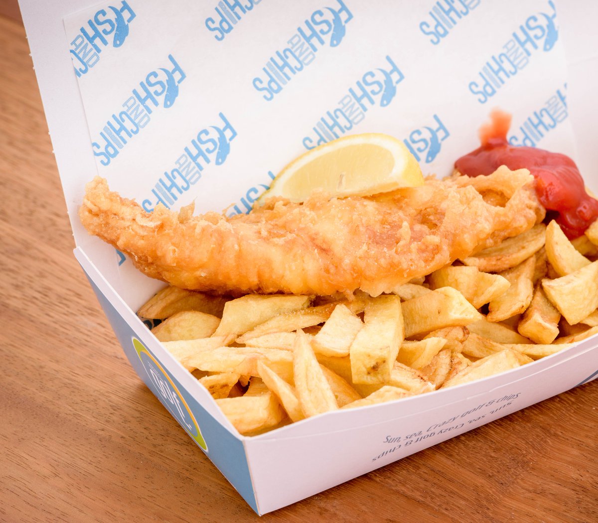 AdventureGolfUK's tweet photo. Our newly refurbished Beach Retreat cafe is open throughout the winter months, pop along and warm up with some of our amazing fish &amp; chips! https://t.co/YSl8y54RLr