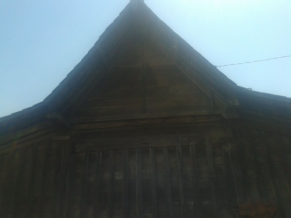 FrooName's tweet photo. Limasan jati/teak.. https://t.co/hTuwDmKF8S