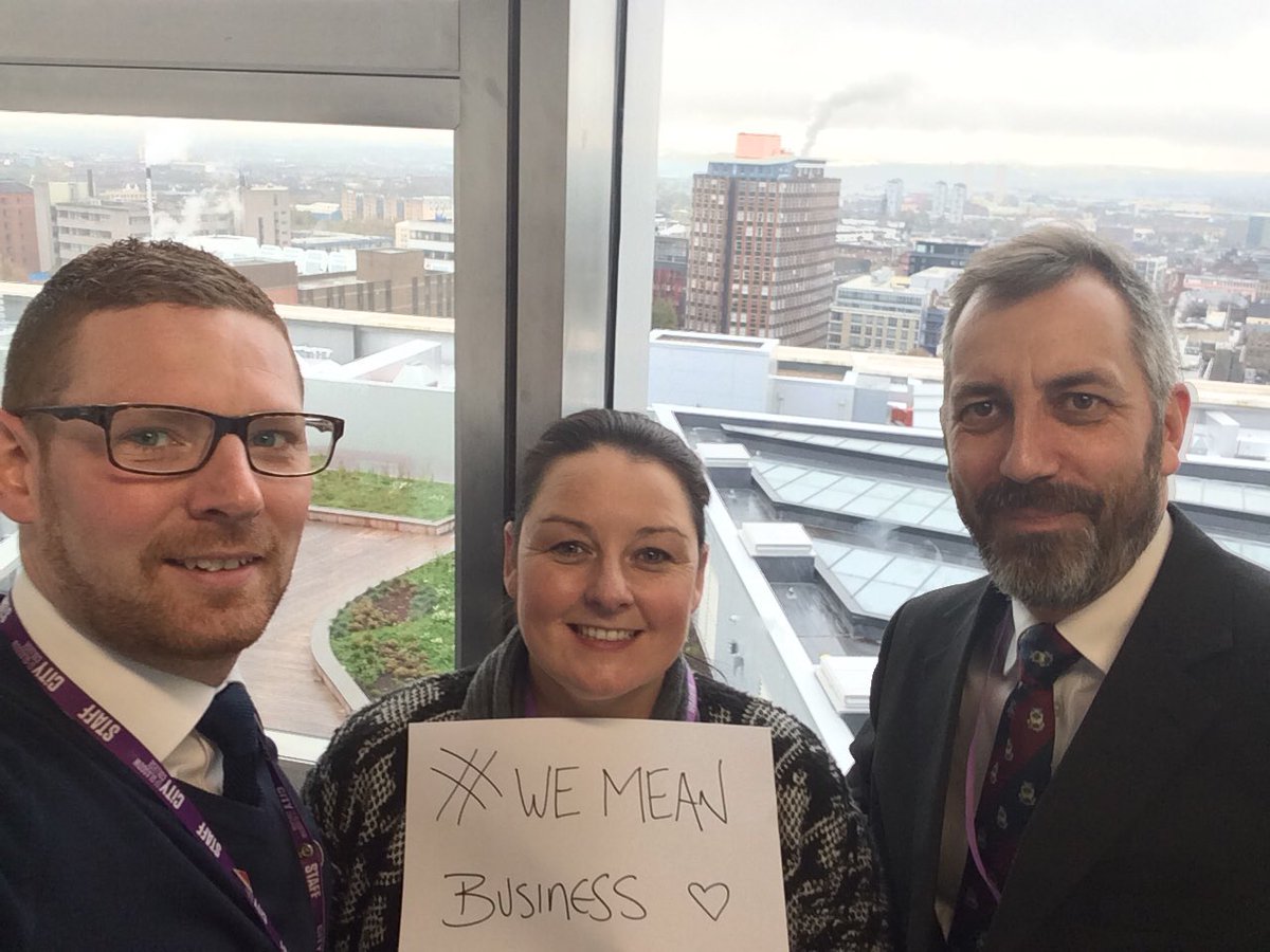 Gotta love a #creativeindustries meeting with our faves @CofGcollege where better to discuss #globalgoals &amp; #empowerment of <a href="/barefootinbiz/">Barefoot in Business</a>