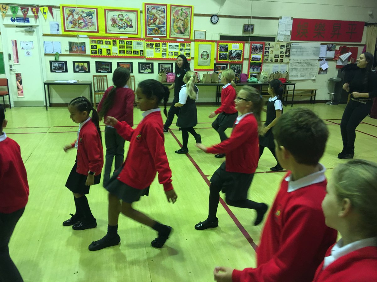 HighLeghPrimary's tweet photo. Class 4 on their trip to China town today! Having a fantastic time and learning lots!! #chinesedancing https://t.co/ilFMklVB99