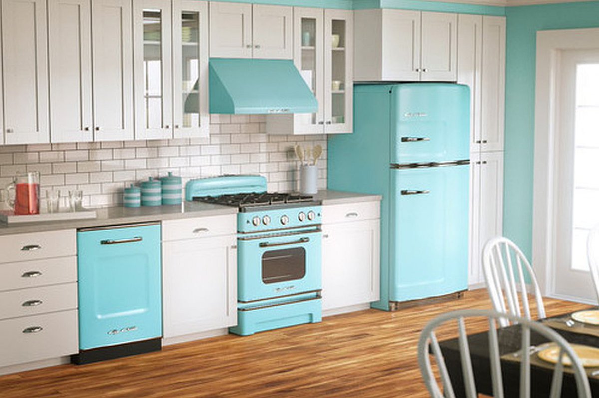 Retro feel your kitchen with its beach blue appliances, white cabinets and warm wood toned floors. #rvmarbles ow.ly/KiKv3060caX