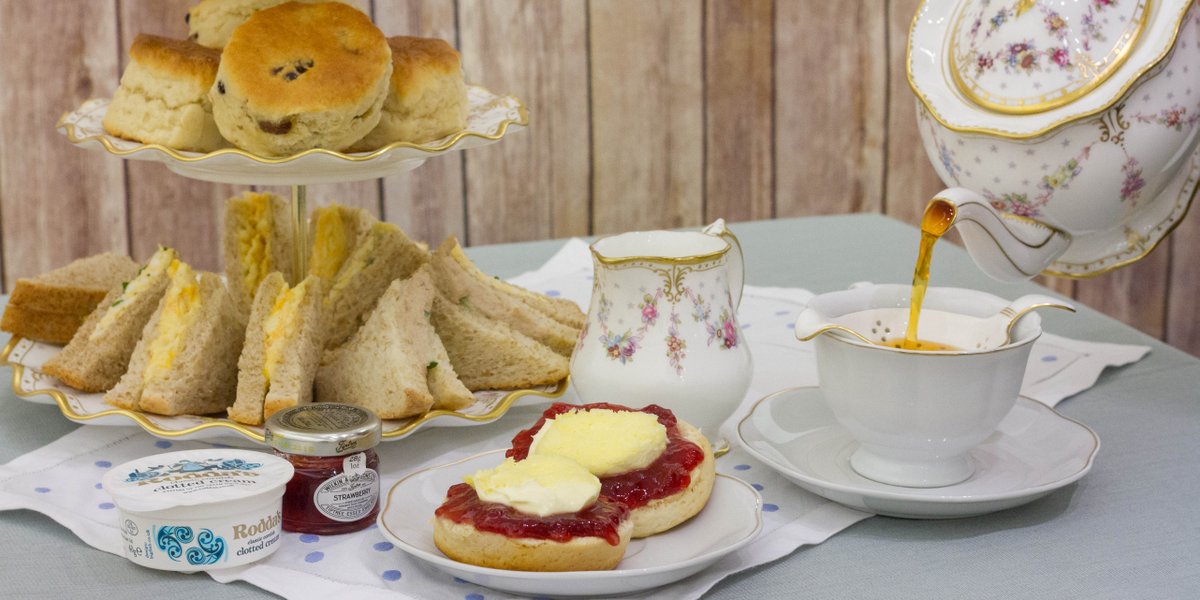 CreamTeaSociety's tweet photo. The path to heaven passes through a teapot. - Ancient proverb https://t.co/pBrTQvSPEj