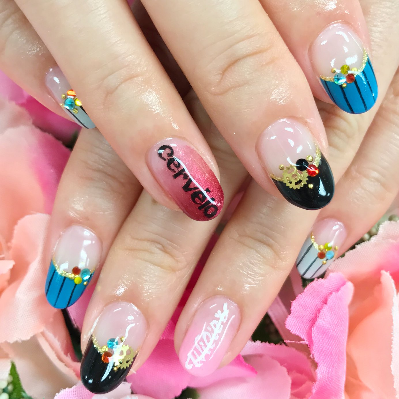 ナイスネイル池袋 お客様オーダー 弱虫ペダル 新開悠人 葦木場拓人 モチーフネイル 今回は制服モチーフで 自転車メーカーのロゴを入れさせていただきました 我が家のロードも久しぶりに出してあげました 御来店ありがとうございました T