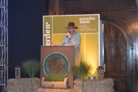 Everdem realizo su décima Feria de invernada goo.gl/drTT7C