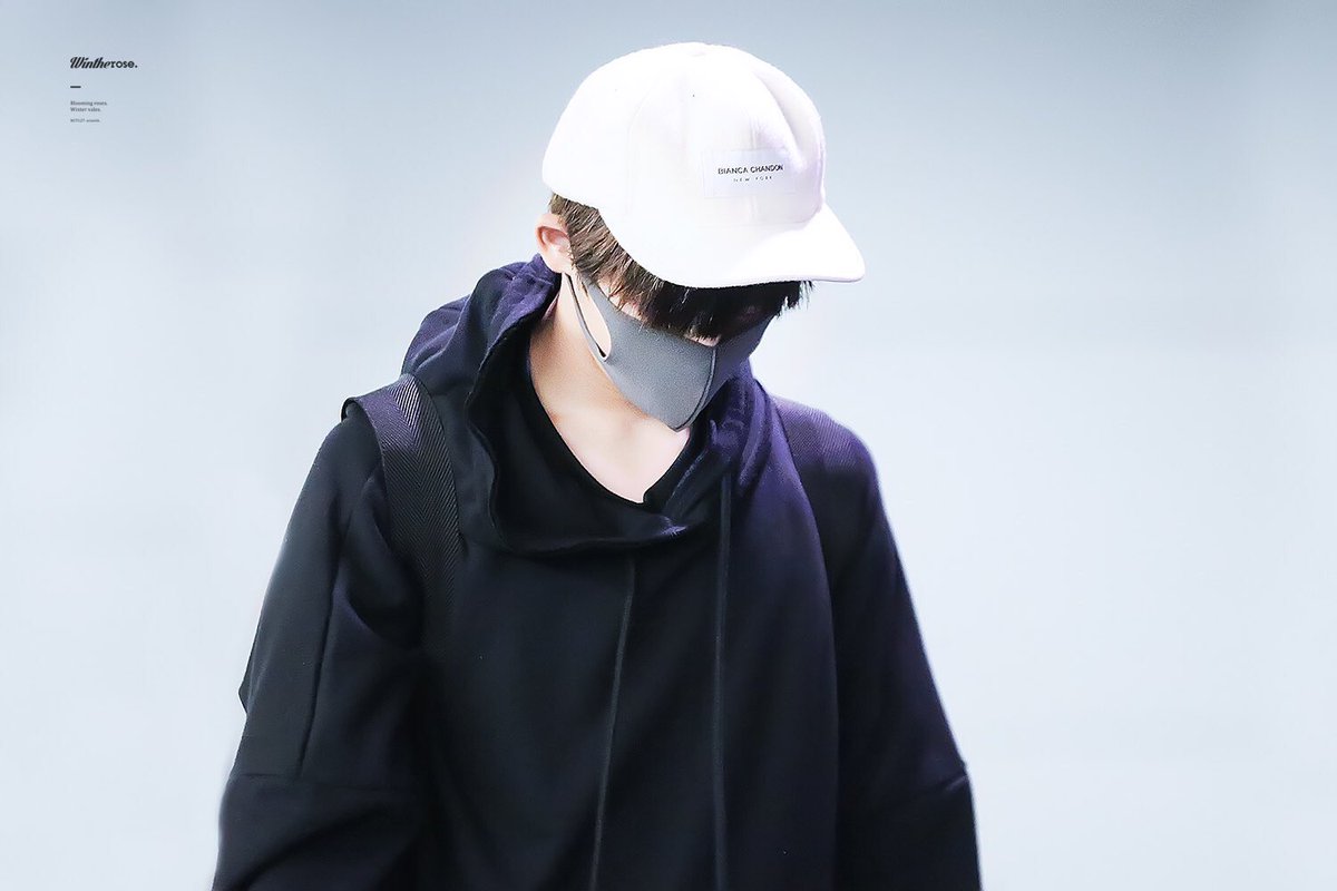 winwinlyrics's tweet photo. Whenver I see you I get butterflies
All kinds of worries and troubles are disappeared https://t.co/vuI0JErFuV