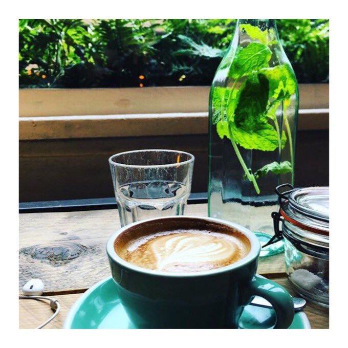Gotta get our fix 👍🏼 #caffteinated #latteart #ozonecoffee #cafelife #manchester -<a href="/alisharosem/">Alisha ♡</a>