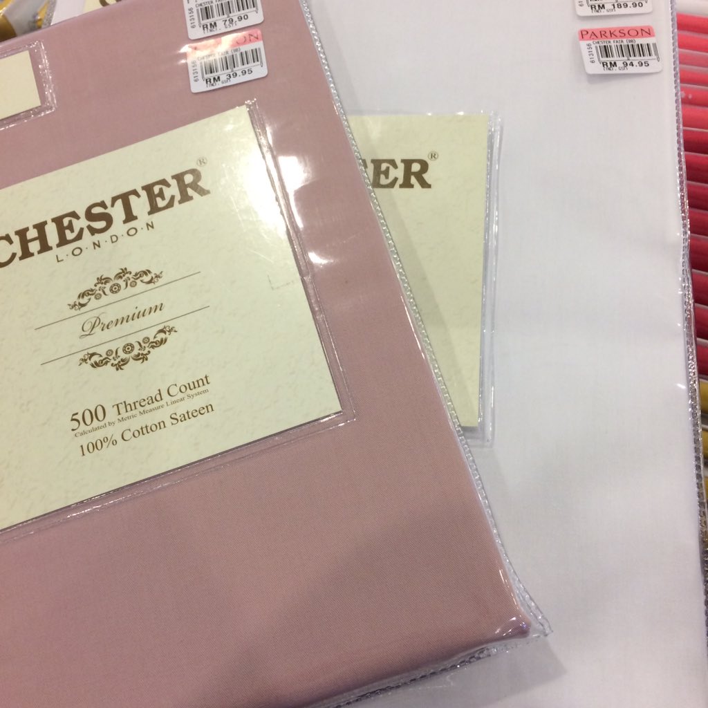 hedayarfyn's tweet photo. New bedsheet and pillowcase yay #roominprogress https://t.co/IYFtqxivZA