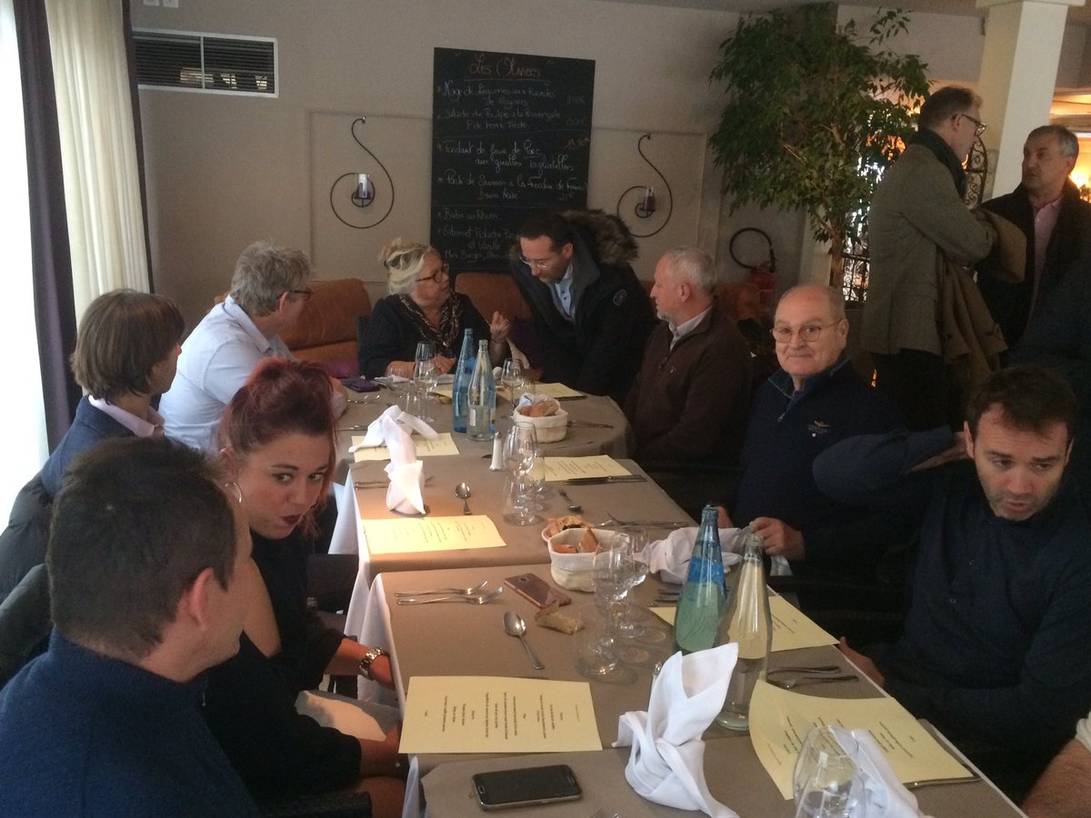 Tous les acteurs du #bio <a href="/marchederungis/">Marché de Rungis</a> rassemblés sauf 1 ! Bravo @Star_Terre <a href="/MaisonBioSain/">Maison Bio'Sain</a> @BioViveRungis @dispereBIO @RVBViandesBio