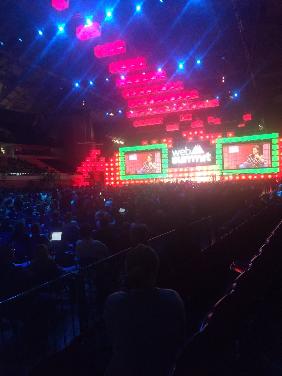 smoos's tweet image. Dave McClure freaks out on stage over Trump at web summit 😵