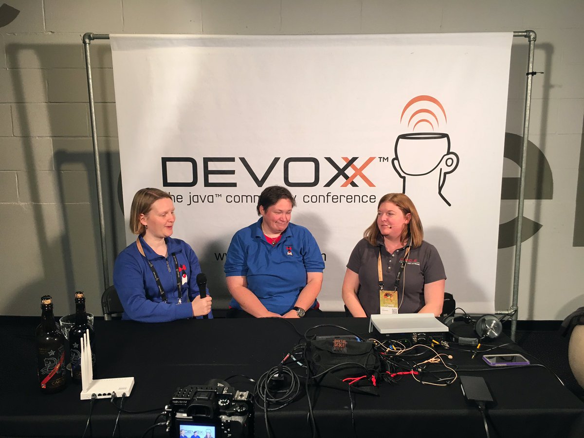 ixchelruiz's tweet image. #Devoxx2016 @jduchess !! Role models!