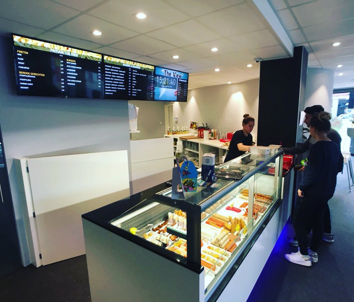 SilverArt_be's tweet photo. A new realisation by Silverart. 

Interested? Mail to info@silverart.be

#digital #digitalsignage #antwerpen #belgium https://t.co/rNXUoPFrMD