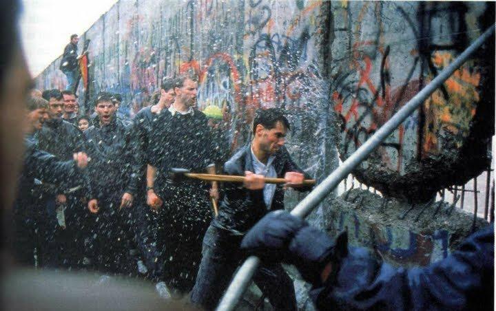 Radio Educación A Twitter Un 9 De Noviembre Pero De 1989 Se Derribó El Muro De Berlín Que Dividía A Alemania En Dos Países