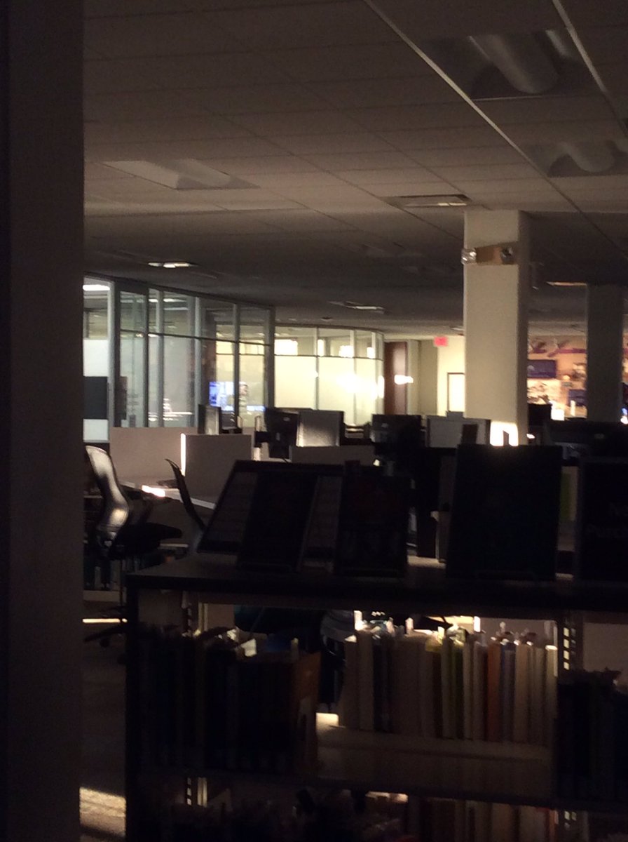 HooleyBundschu's tweet image. Early #morning quiet, before the storm of #students. We&apos;re open for business, though, until 11pm! Stop by and see us. #QuietLibrary #Avila