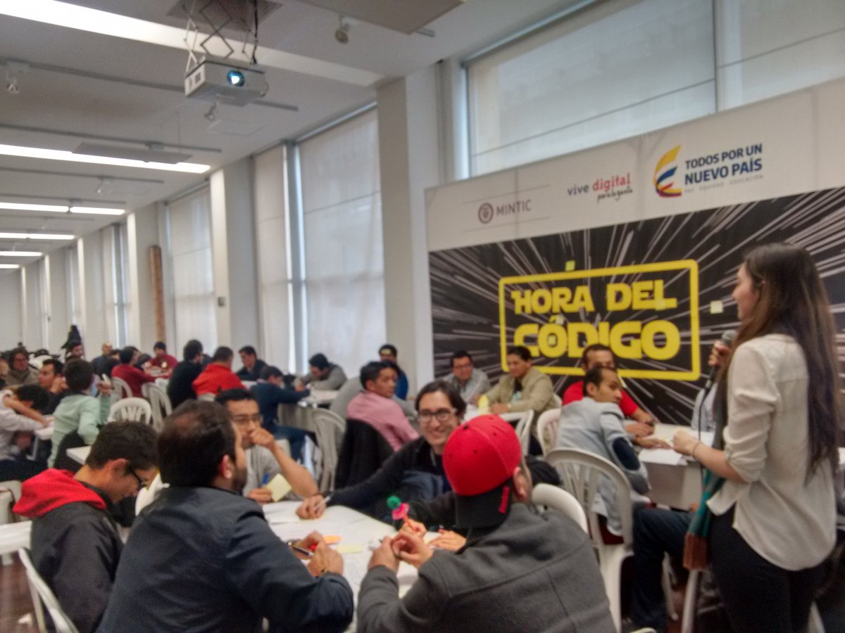 Lab101UNAL's tweet photo. Las ideas fluyen en esta tarde de aprendizaje #vivemakerco desde @ViveLabs https://t.co/tMfSW7mClA