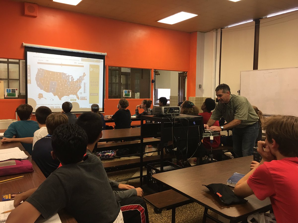 PHLschools's tweet photo. Masterman teacher Mr. Gilligan talks over election results today with his class. #PHLed https://t.co/3F9vqZEJrr