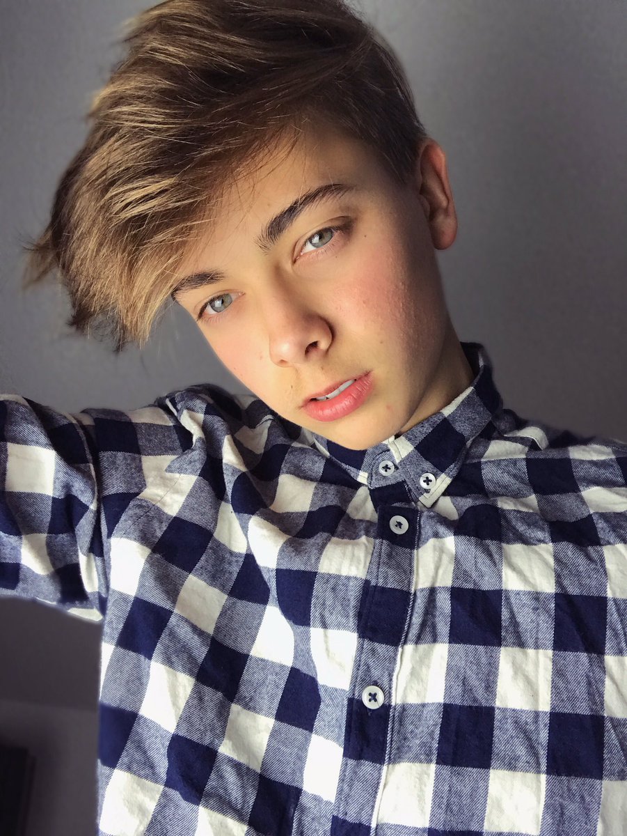 LeonPelz's tweet photo. Leon's tweets sind fotos😂🍉🤘🏽 https://t.co/zAufWqueUS