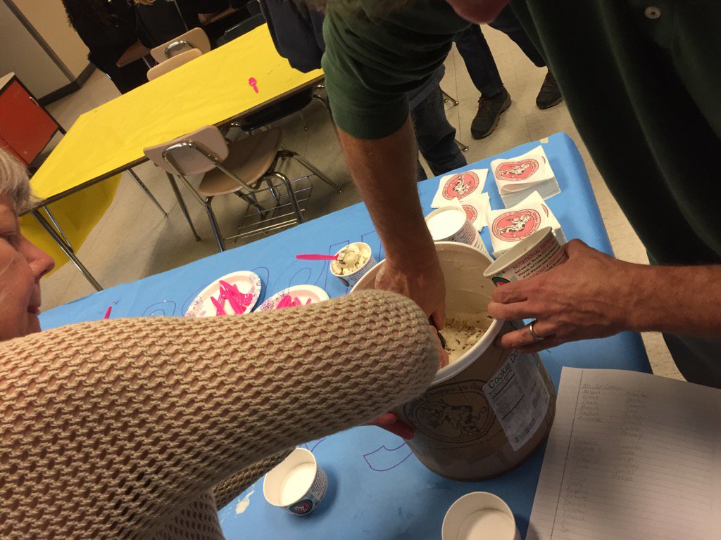 dwasserman3's tweet photo. #sennettshines scooping for our month's focus on being on time to our classes in House 4. https://t.co/YszHAZW6cG