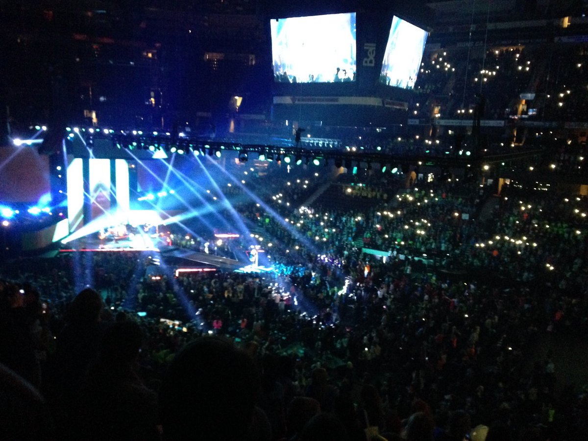 Merci #WEDay pour nous inspirer à continuer de faire une différence! La jeunesse nos leaders d'AUJOURD'HUI. @Ottawacepeo