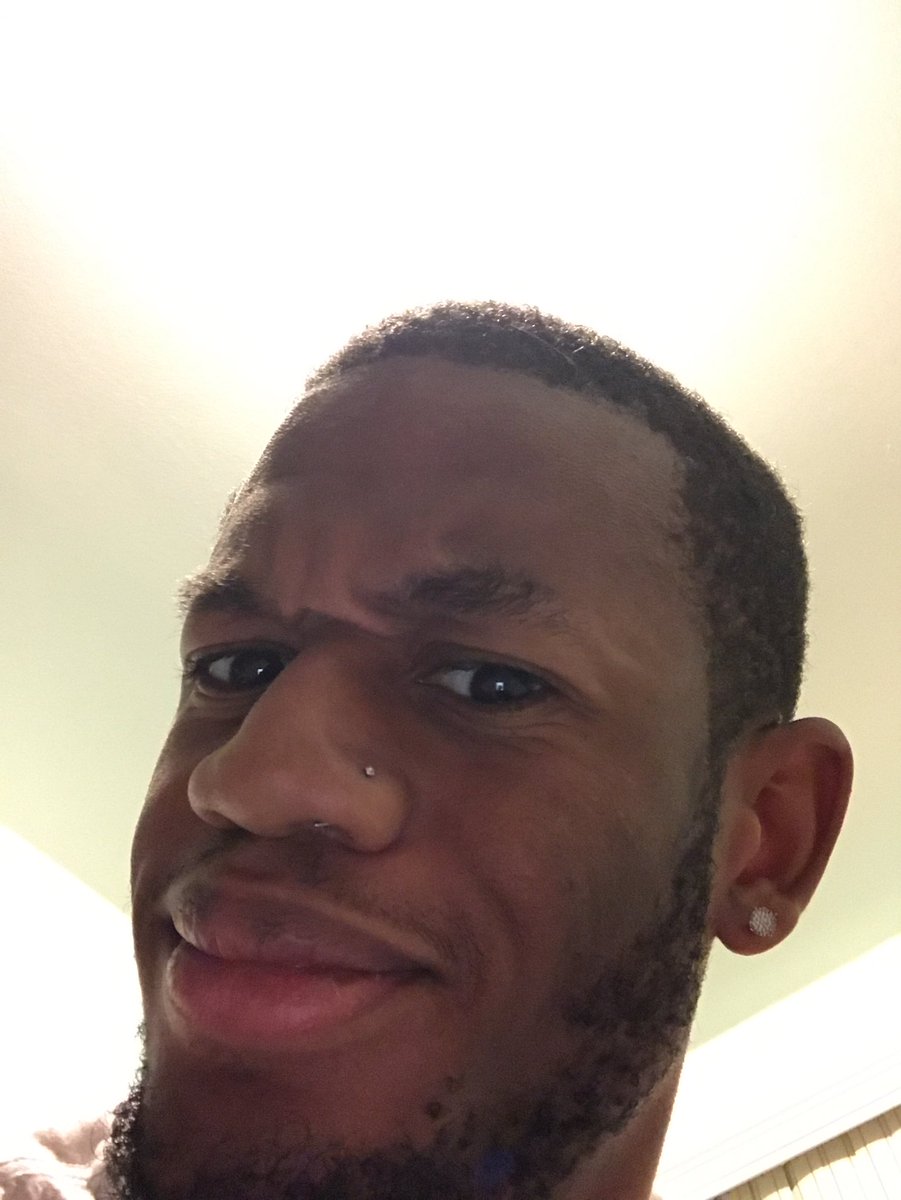 DemetriusHarmon's tweet photo. people talking bout moving to canada , europe, etc..... you barely got enough money to buy gas to go up the street, settle down https://t.co/2dYPWoMWyz