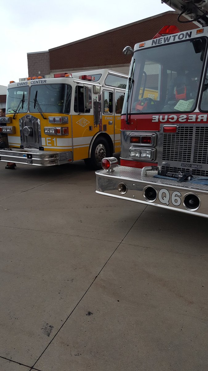 EvansCenterFire's tweet photo. Squad 1 is currently staged as the FAST. https://t.co/3yRbs1CAZp