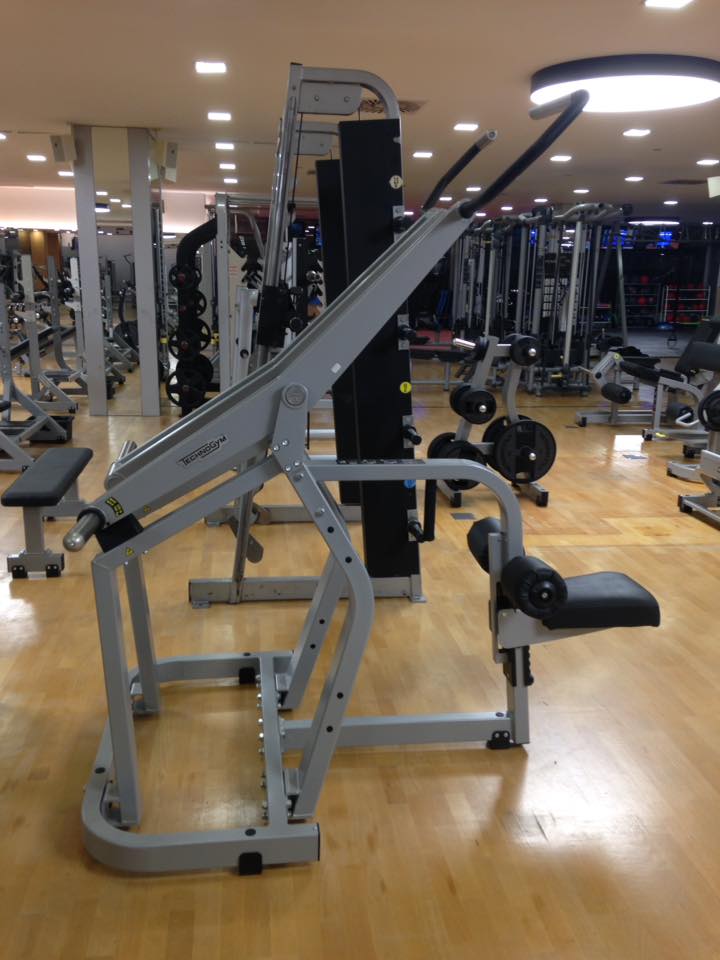 activaPUERTO's tweet photo. Te presentamos el Pull down de Technogym. Ya disponible en Activaclub Jerez. Activaclub, un nuevo club. #activaclub #activate #gimnasio https://t.co/jQ3x82jnCu
