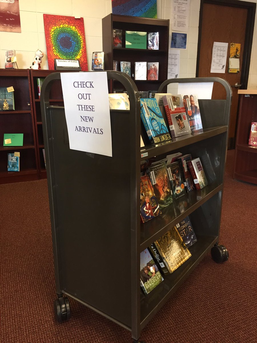 karla_kossow's tweet photo. Come check out the new arrivals & Math Dept. Staff Picks! Lots of good reads in the #MFHSLMC #fallshs #mfedchat #fallspride https://t.co/MCTTZgcU8D