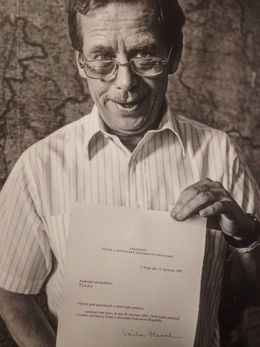 SwissEmbassyCZ's tweet photo. Doporučení hodná výstava fotografií o nezapomenutelném Václav #Havel v @DOXPrague @Havel80 https://t.co/ZRFUI9r3CV