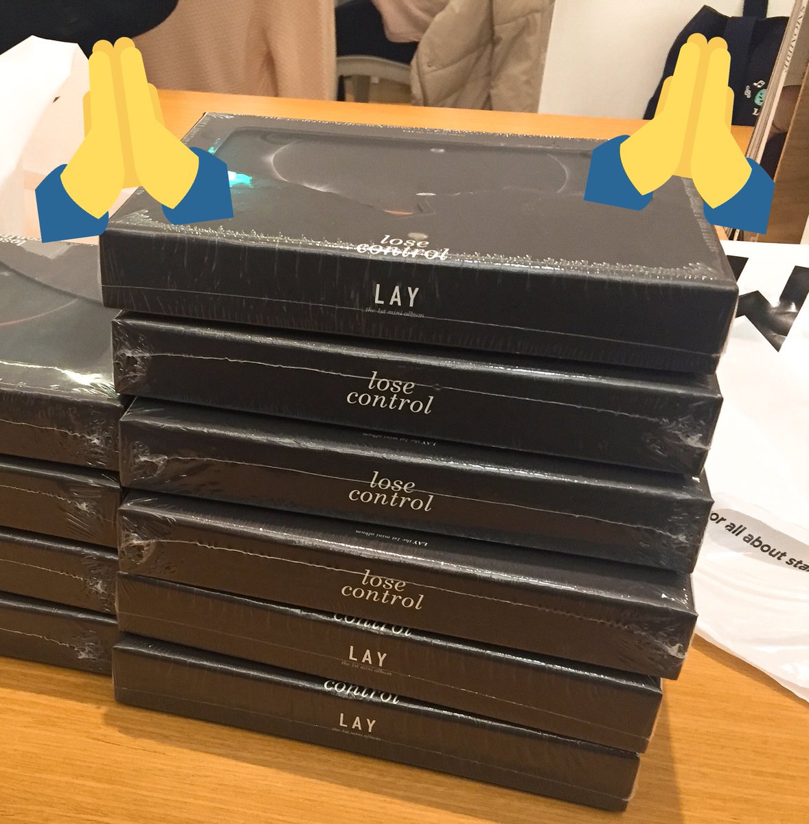 Cherish_522's tweet photo. RT))) 씽이 팬싸 or 관람 or 찬일파티 이셋중에 하나라도 당첨되면 씽이앨범+포카+덤 드려요!0! 제발 드리고 싶습니다.........ㅠㅠㅠㅠㅠㅠㅠㅠㅠㅠ https://t.co/vyiReJHKop