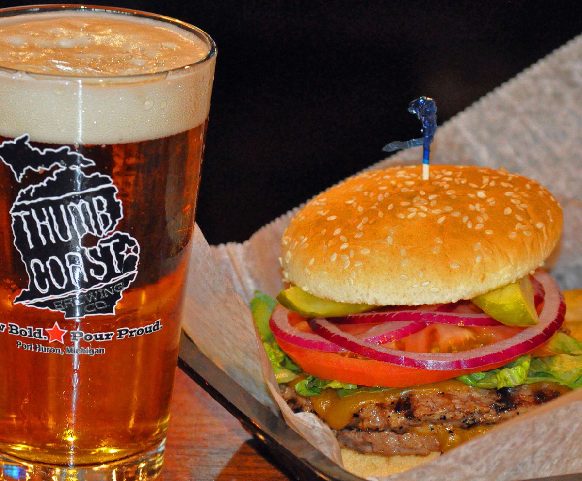 thumbcoastbrew's tweet photo. #whatsforlunch Boat House #burger $6 all day.  Pair w/ #mibeer from @thumbcoastbrew all in for only $10 #porthuron https://t.co/dWNuhlxECK
