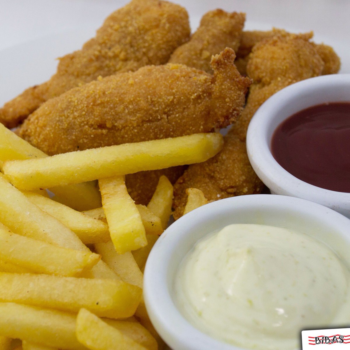 Unos chicken fingers para el almuerzo de hoy. #venabibas #miercoles #maracaibo #snacks