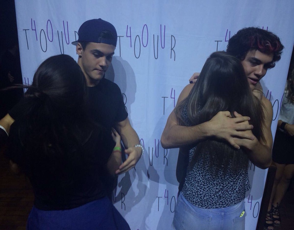 _dolansmile's tweet photo. miss this so much😭💜 @GraysonDolan @EthanDolan https://t.co/LrG1yIlSp7