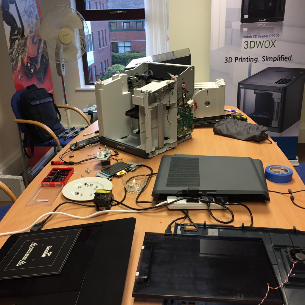 Now to put it back together.
Let's see it Sean has any screws left over tomorrow,