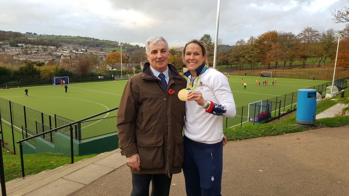 Our very own @philcf35 with Olympic gold medallist @cristacullen5 opening the newly revamped Astroturf at @KESBath. @WeLoveBath