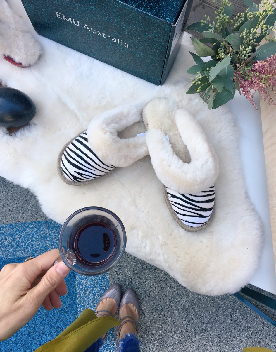 Mulled wine &amp; great Fall16 shoes at the <a href="/EMUAustralia/">EMU Australia</a> luncheon today at <a href="/thedrakehotel/">The Drake</a>! #EMUAustraliaExploresToronto
