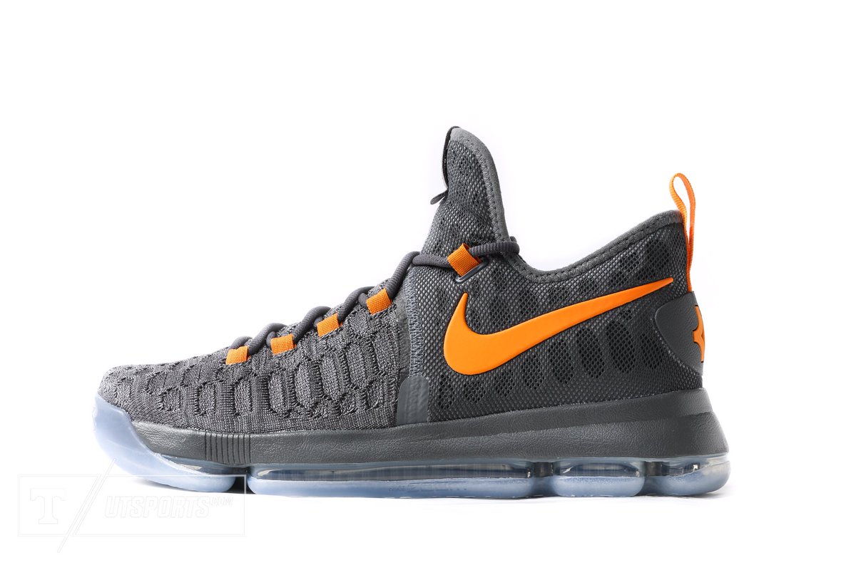 tennessee basketball shoes