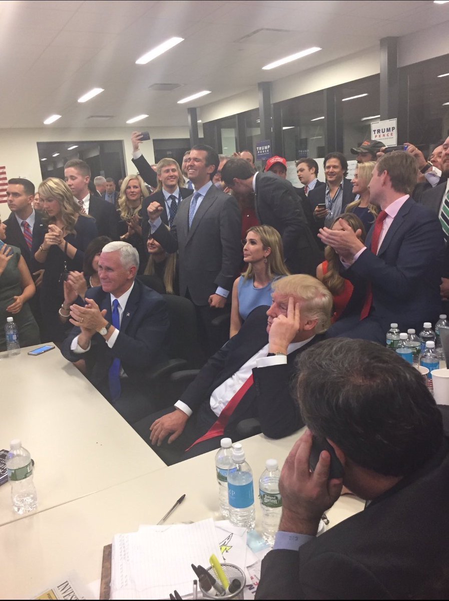 KodakTrash's tweet photo. "theses idiots really elected me, i was just playing" https://t.co/ydkGpwUFFF