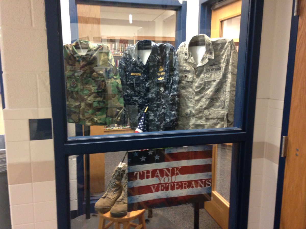 wtwlib's tweet photo. Thank you to all of our veterans! You are what make this country great! #thankyou @WTWoodsonHS @WTWCavalry https://t.co/lsignSIIPU