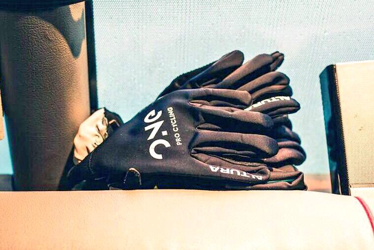 ONEPRONutrition's tweet image. Fancy getting your hands on a pair of @AlturaCycling Windproof Gloves? Simply RT &amp;amp; Follow! Winners announced tonight at 10pm #winitwednesday