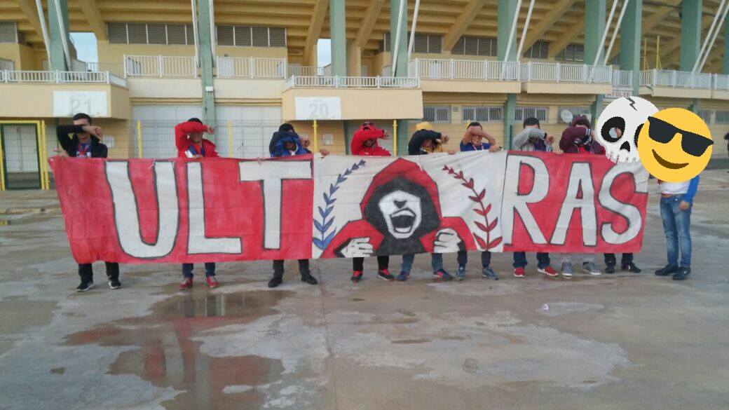 Holiganlar, katiller, kabadayılar, serseriler, çete üyeleri.. Bizi seversiniz yada sevmezsiniz. Umrumuzda bile değil!
No Face No Name