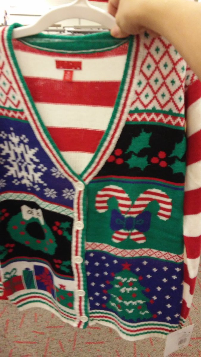 RaquelB1986's tweet photo. Omg....I can't even handle this! #T0672 #uglysweatercollection @MONICAJEAN12 @RPuchel @jbellomo23 https://t.co/u9pJbqDdwf