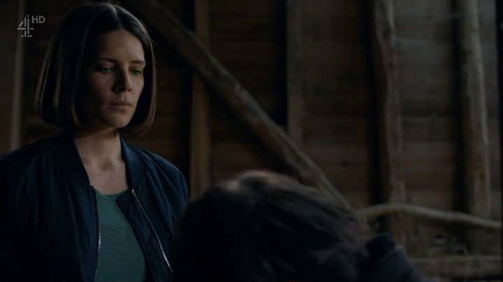 SonyaCassidyFan's tweet photo. New caps from the episode 2 of #Humans https://t.co/49FnaNLIAt https://t.co/2cBqTEuXbu