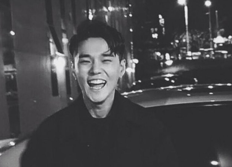 SomcChu's tweet photo. happy birthday to the  talented boy  his visuals on point his talents on point i love him so mcuh more then words can describe #deantrblday https://t.co/xFKGzVdK3G