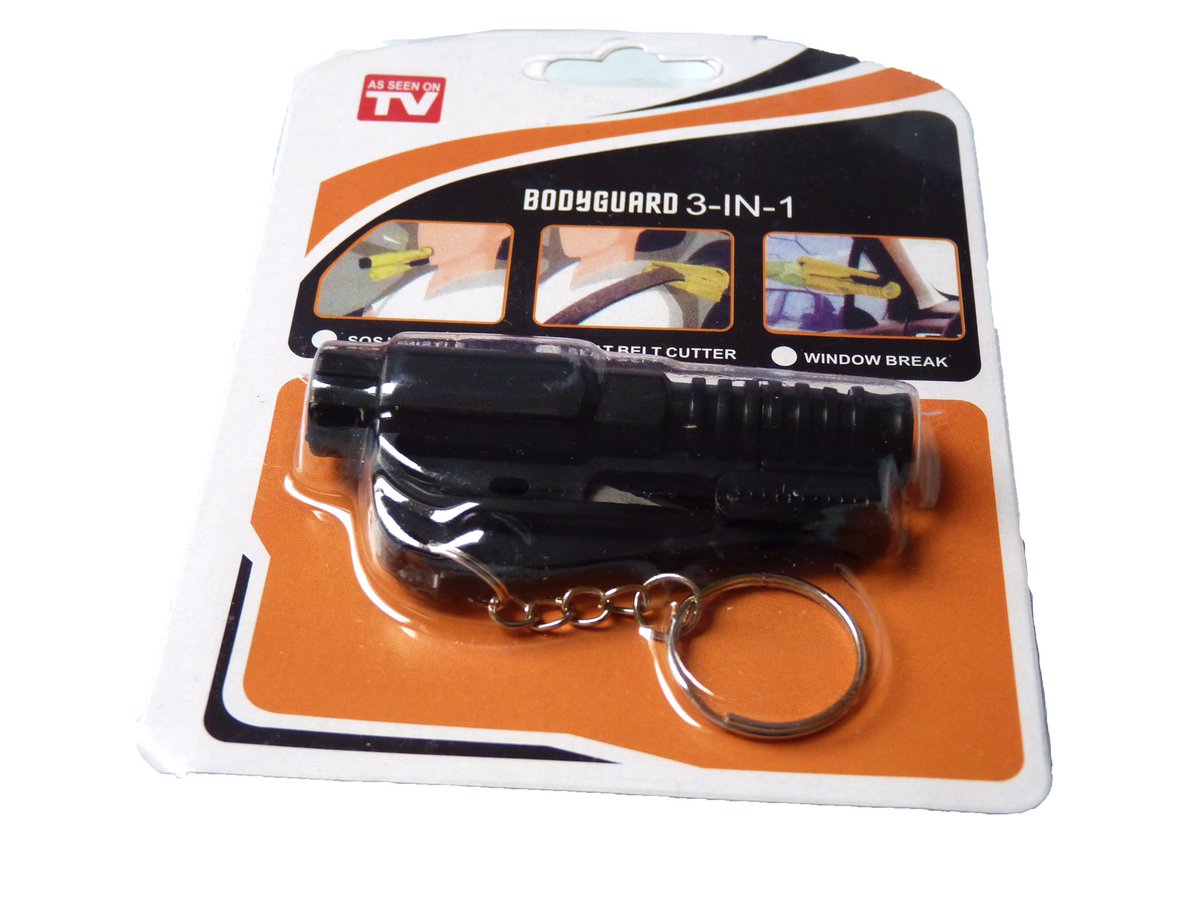 Nu nieuw in onze webshop! Life Saver, onmisbaar tijdens de dienst. Ruitentikker, gordelsnijder en fluit in één! #tactical