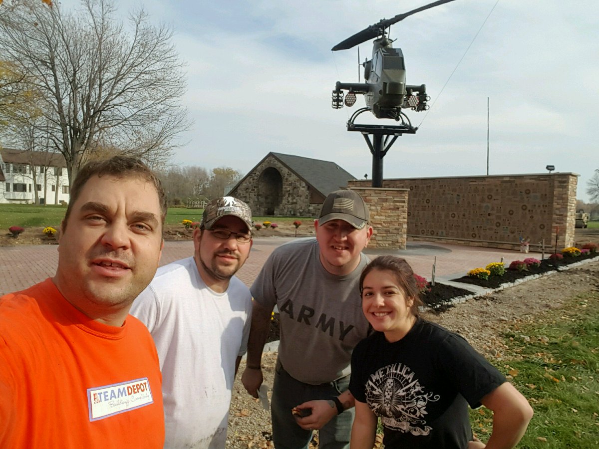Store 1233 participated in the Vietnam memorial project in Tonawanda on 11/8/16!
#ServiceSelfie