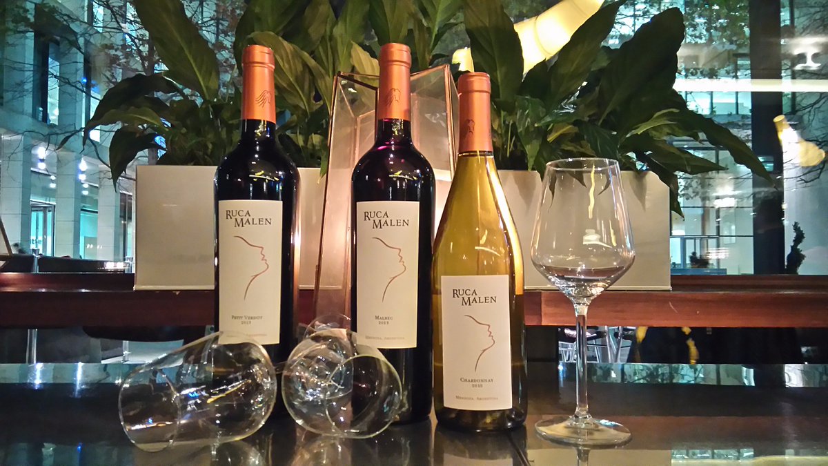 CBNewStreetSq's tweet photo. A premium examples of Argentinian's grapes! @BodegaRucaMalen #Malbec #Chardonnay #PetitVerdot @CBNewStreetSq https://t.co/V3spu6KkjY